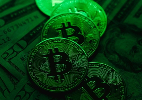 Trump quer reserva nacional de bitcoin e pode criar corrida por criptomoedas