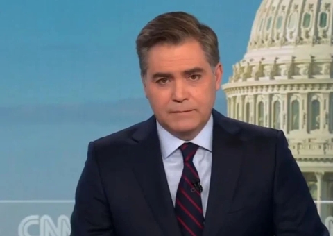 Âncora da CNN pede demissão ao vivo e culpa Donald Trump