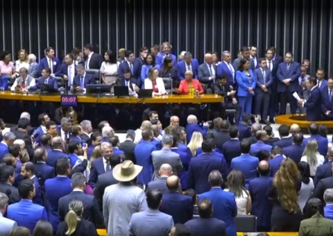 Candidatos à presidência da Câmara fazem discursos antes da votação