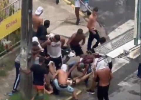 Vídeo: presidente de torcida do Sport é espancado e estuprado com cabo de vassoura