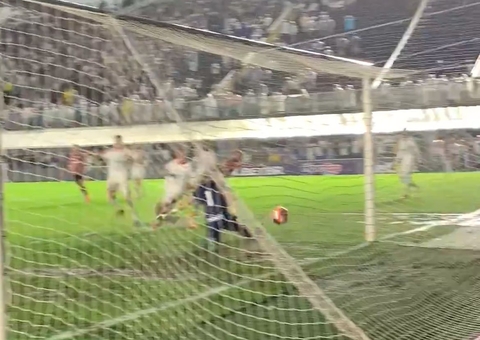 Santos vence São Paulo de virada em clássico na Vila Belmiro