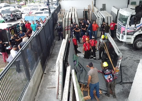 Funcionário esmagado por placa de mármore estava no 2º dia de trabalho