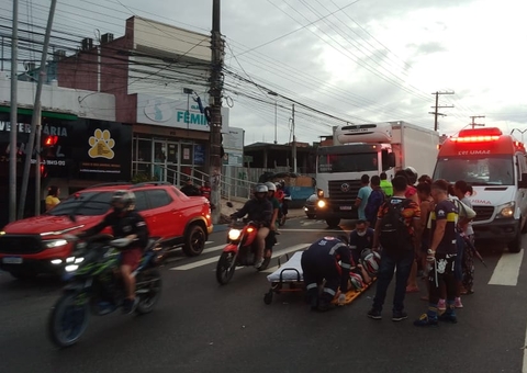 Adolescente é atropelado em faixa de pedestres na Avenida Cosme Ferreira