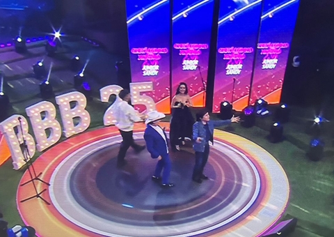 Sandy e Junior e Chitãozinho e Xororó revivem clássicos no BBB 25