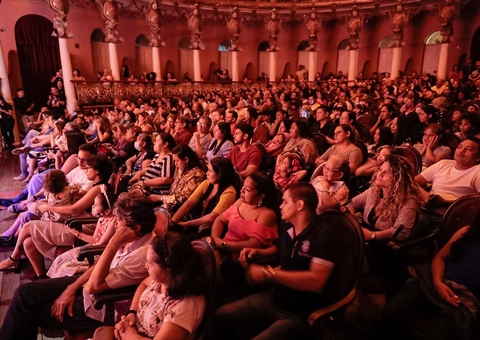Teatro Amazonas reabre para visitação turística e inicia temporada de espetáculos