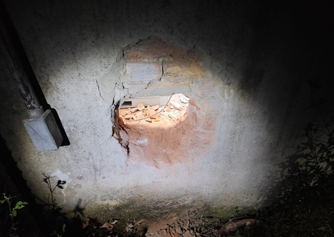 Moradores flagram criminosos tentando roubar agência bancária em Manicoré