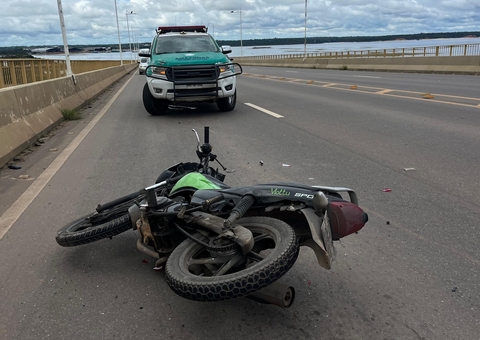 Motociclista de app e passageira ficam feridos em acidente na Ponte Rio Negro
