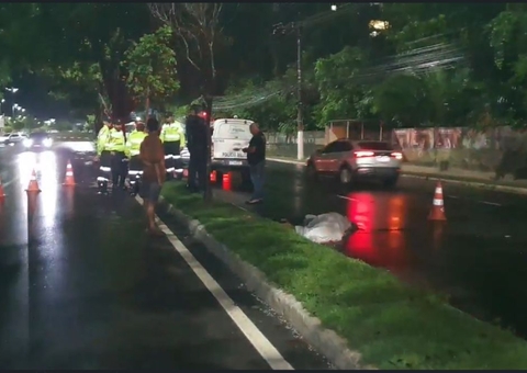 Influenciadora morre após ser atropelada duas vezes na Estrada da Ponta Negra