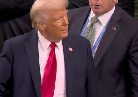 Trump marca presença no Super Bowl