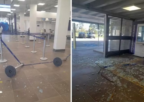 Fúria no Aeroporto: passageiro perde voo, destrói instalações e agride funcionário