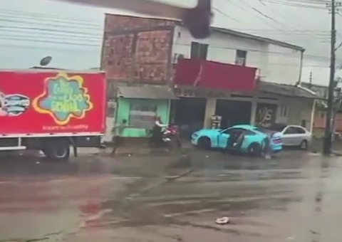 Vídeo mostra dupla atirando contra advogado no Novo Aleixo