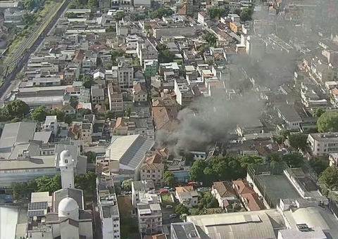 Fábrica de fantasia que pegou fogo não tinha autorização dos bombeiros