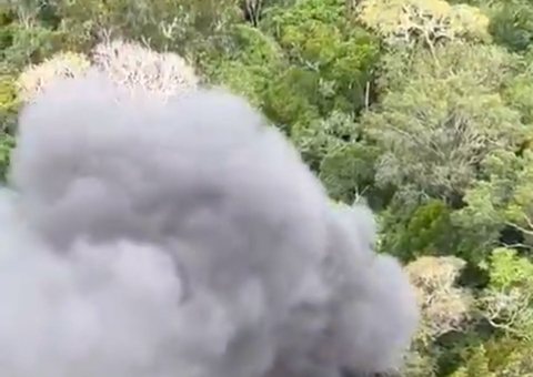 Veja momento que avião com traficantes de drogas é abatido pela FAB no Amazonas
