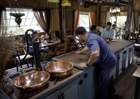 Projeto Cultural Cinema de Arte de Rua exibe dois filmes no Largo de São Sebastião