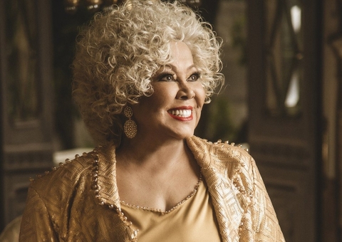 Alcione passa mal em show e apresentação em Pernambuco é interrompida