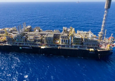 Petrobras descobre nova camada de óleo em área de pré-sal 
