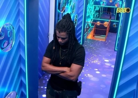 Diogo escuta atrás da porta Vinícius e Eva falando de Vilma