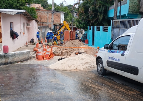 Águas de Manaus realiza obras sem comunicar e população sofre sem abastecimento no Riacho Doce