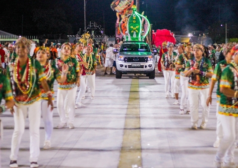 Reino Unido faz super ensaio técnico no Sambódromo nesta terça-feira