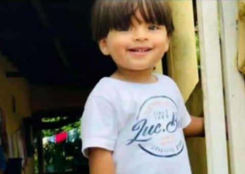 Bebê morre após se engasgar com caroço de pitomba