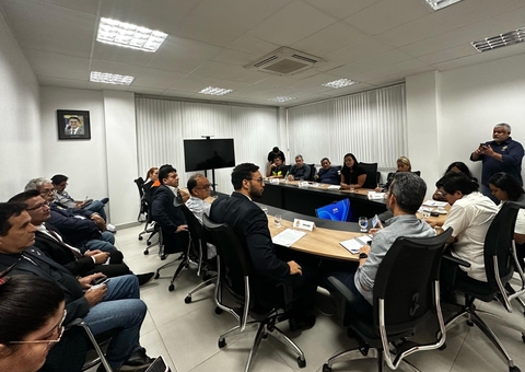 Prefeitura intensifica combate à poluição visual em Manaus