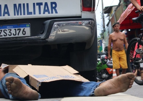 Fotos: Venezuelano morre em avenida após ser esfaqueado no Coroado