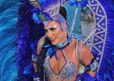 Torcida Arrocha Alvorada levanta o público no Sambódromo de Manaus com enredo sobre mulher