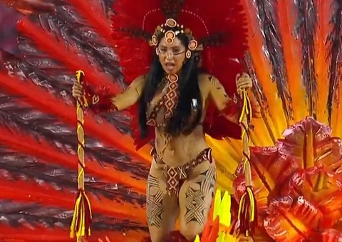 Isabelle Nogueira encanta no desfile da Tucuruvi no carnaval de São Paulo