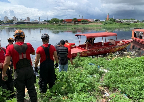 Jovem é encontrado morto em igarapé após sumir de bloco em Manaus