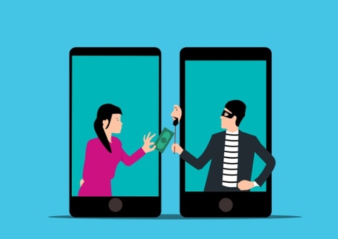 Golpista desiste de enganar mulher com ingresso falso por achá-la 'da hora'