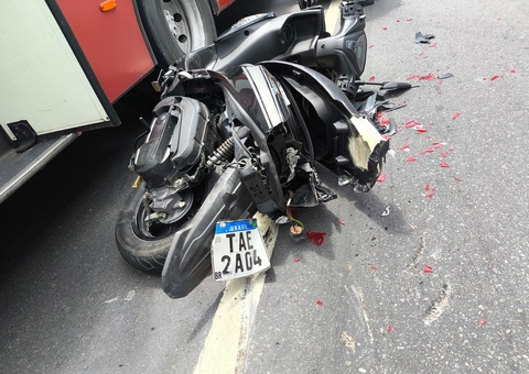 Mulher sofre grave acidente na avenida Cosme Ferreira