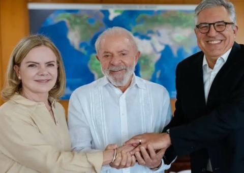 Gleisi Hoffmann cita isenção do IR como prioridade da agenda política