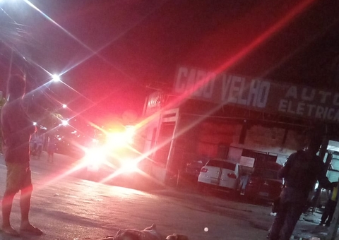 Trabalhadores encontram homem morto no meio da rua no Jorge Teixeira 
