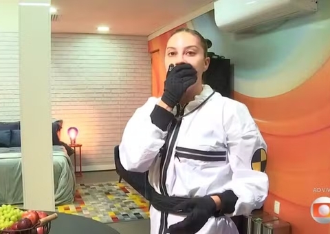 Renata é instruída por mãe de Eva a não confiar em tudo que ouve em Vitrine do Seu Fifi