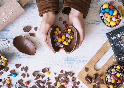 Aula gratuita de produção de ovos de chocolate está com inscrições abertas em Manaus