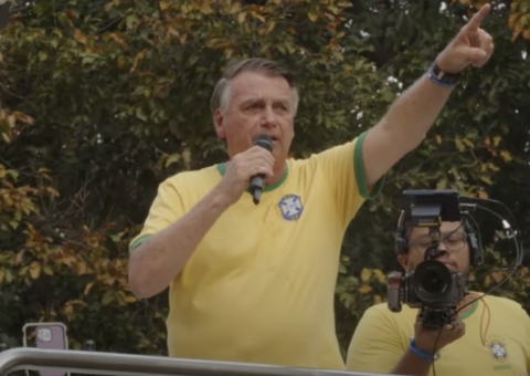 Bolsonaro diz que tem medo de ser envenenado se for preso 