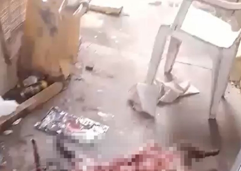 Homem mata cachorro, arranca órgãos e foge nu em Manaus