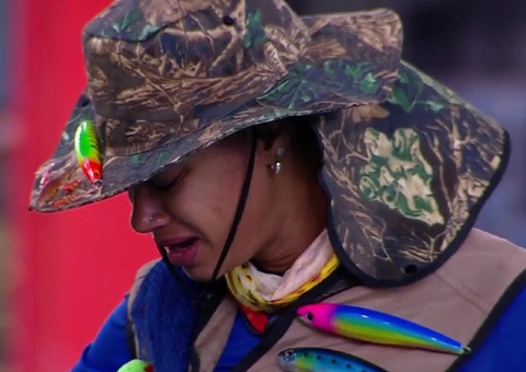 Aline chora ao cumprir Castigo do Monstro no BBB25