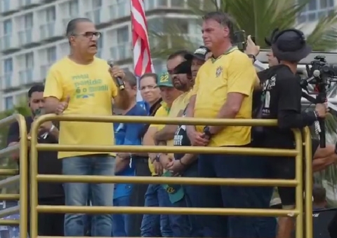 Bolsonaro reúne apoiadores em Copacabana para ato em defesa da anistia
