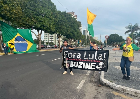 Ato em Manaus reúne 26 apoiadores de Bolsonaro na Ponta Negra