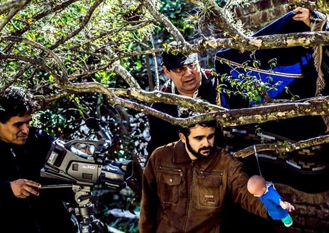 Cinema de arte de rua exibe curtas no Largo de São Sebastião