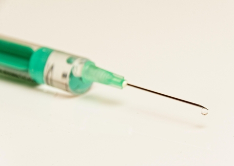 Mais de 40 alunos param no hospital após compartilharem agulha em aula