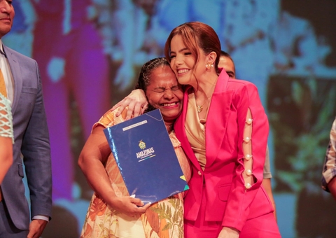 Amazonas dá prioridade para mulheres na entrega de títulos definitivos