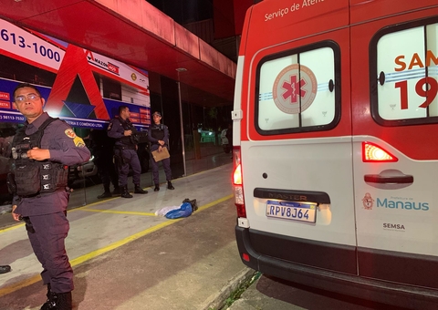 Bebê abandonada em lixeira pode ter sido assassinada após parto, diz polícia: ‘crueldade’