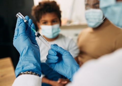 STJ decide multar pais que recusam vacinar filhos contra a Covid-19