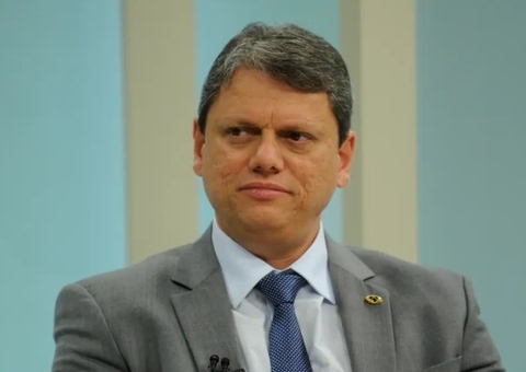 Bolsonaristas se irritam com Tarcísio por elogio a urna eletrônica e Justiça Eleitoral