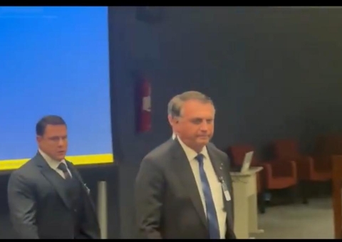 Bolsonaro vai ao STF para julgamento em que pode virar réu
