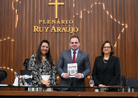Presidente da Aleam recebe Relatório Anual da instituição do Ministério Público do Amazonas  
