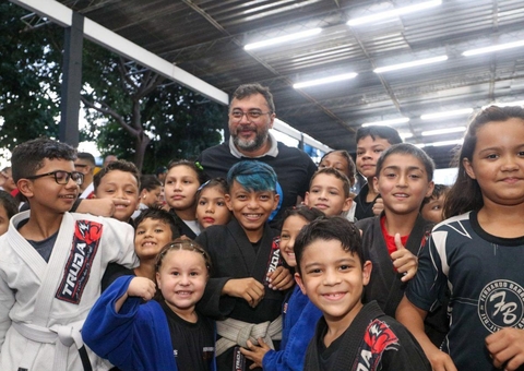 Amazonas entrega tatames e kimonos a 1.250 crianças e adolescentes