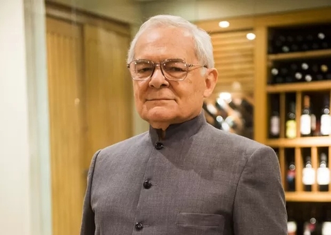 Othon Bastos passa mal durante peça de teatro e é internado às pressas